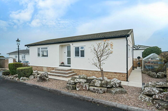 2 Bedroom Park Home For Sale In Dales View Park, Salterforth, Barnoldswick, Lancashire, BB18