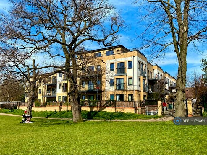 2 Bedroom Flat To Rent In Bole Court, Enfield, EN2