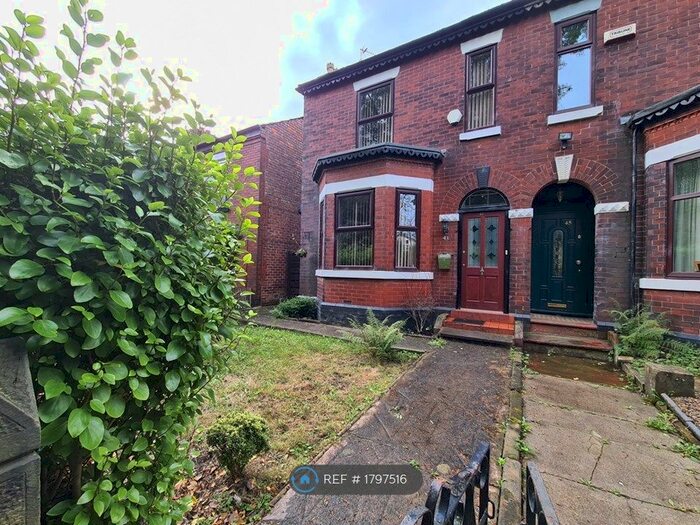 3 Bedroom Semi-Detached House To Rent In Park Avenue, Swinton, Manchester, M27
