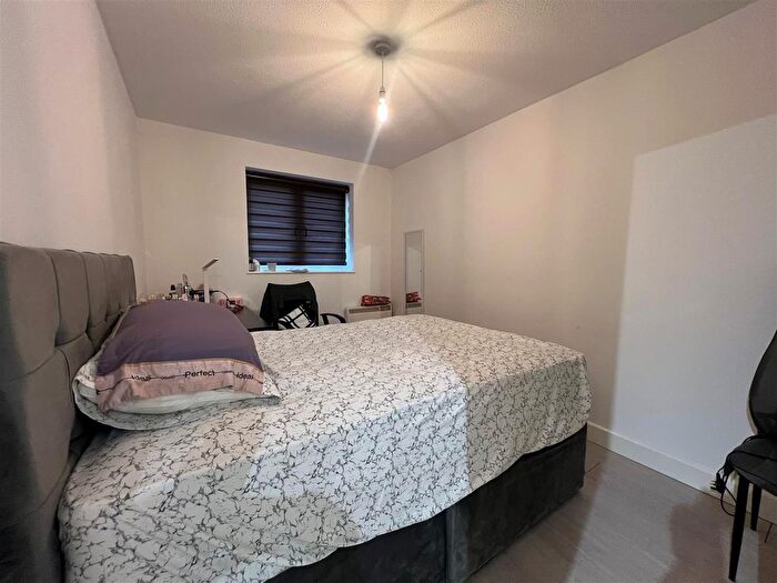 2 Bedroom Flat To Rent In Sunningfields Road, Hendon, London, NW4