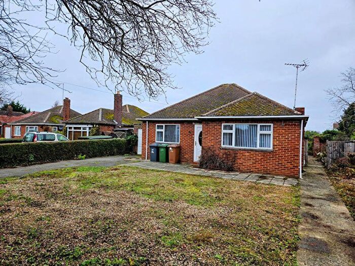 2 Bedroom Detached Bungalow To Rent In Lincoln Road, Northborough, Peterborough, PE6