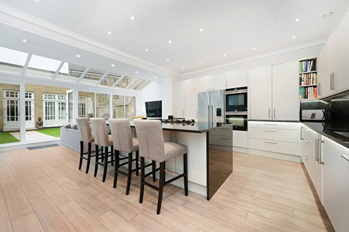 6 Bedroom Mews To Rent In Imperial Crescent, Imperial Wharf, SW6