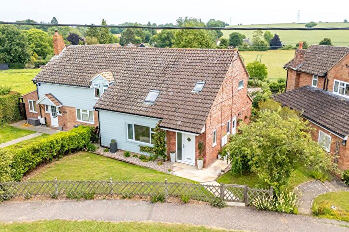 3 Bedroom Semi-Detached House For Sale In The Hyde, Clavering, CB11