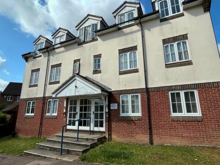 1 Bedroom Flat To Rent In Rosemont Close, Letchworth, SG6