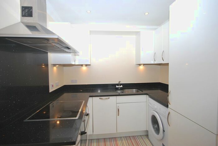 1 Bedroom Flat To Rent In Highwood Close, London SE22