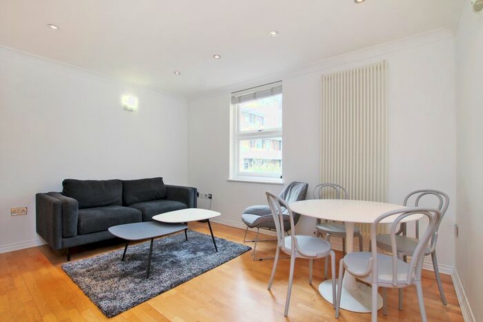 2 Bedroom Flat To Rent In Globe Road, Bethnal Green, London, E2