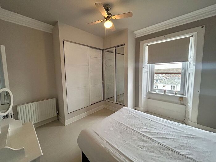 3 Bedroom Flat To Rent In Pitkerro Road, Dundee, DD4