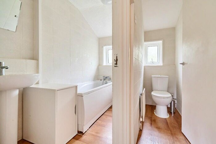3 Bedroom Terraced House For Sale In Lisle Walk, Cambridge, Cambridgeshire, CB1