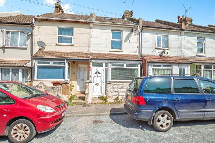 2 Bedroom Terraced House For Sale In Charter Street, Gillingham, ME7