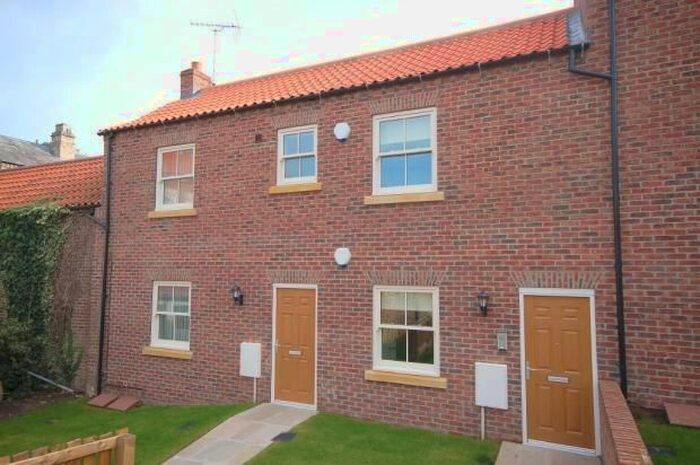 1 Bedroom Flat To Rent In Barnetts Yard, Market Place, Thirsk, YO7