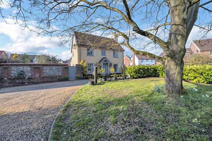 4 Bedroom Semi-Detached House For Sale In Elm Drive, Walsham-Le-Willows, IP31
