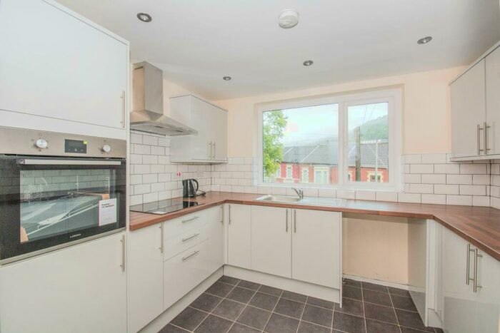 2 Bedroom Apartment To Rent In Tynewydd Square, Porth, CF39