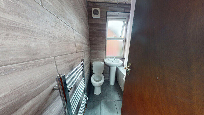 9 Bedroom Terraced House To Rent In Raven Road, Hyde Park, Leeds, LS6
