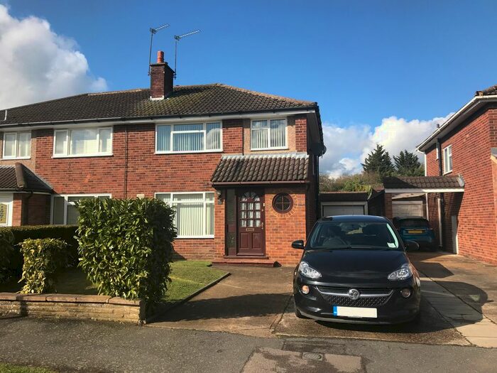 3 Bedroom Semi-Detached House To Rent In Nursery Road, Burnham, Slough, SL6