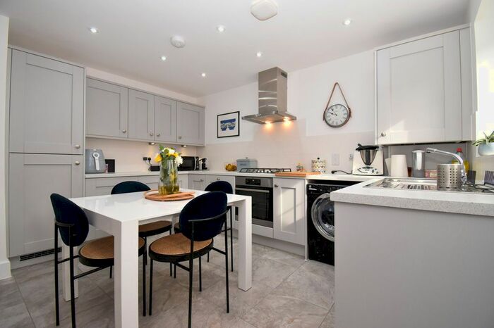 3 Bedroom Detached House To Rent In Bridgemere Close, Leicester, LE2