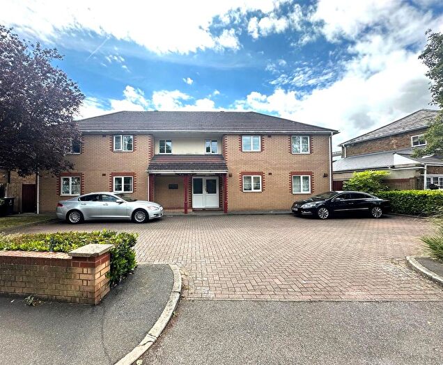 1 Bedroom Flat For Sale In Bramley Court, - New Road, Bedfont, TW14