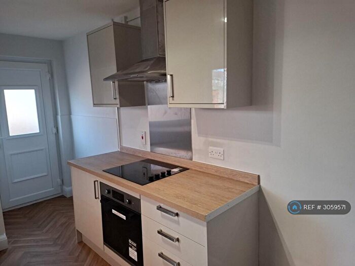 3 Bedroom Terraced House To Rent In Macaulay St, Grimsby, DN31