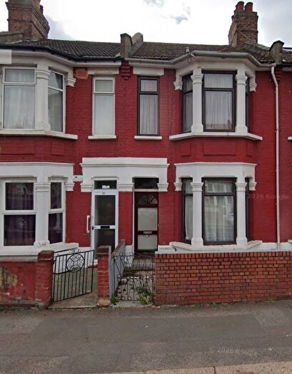 2 Bedroom Terraced House For Sale In Boundary Road, Walthamstow, E17