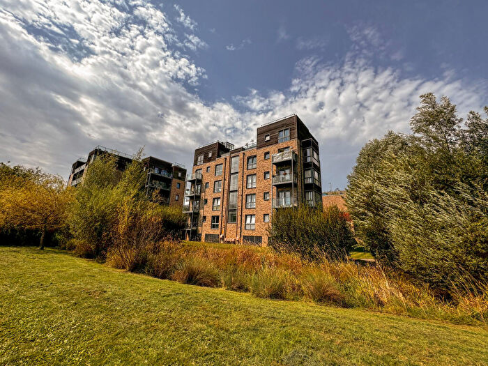 3 Bedroom Flat To Rent In Fitzgerald Place, Cambridge, CB4