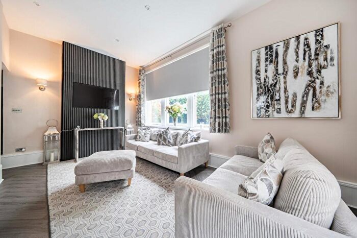 1 Bedroom Flat To Rent In Christ Church Oval, Harrogate, North Yorkshire, HG1