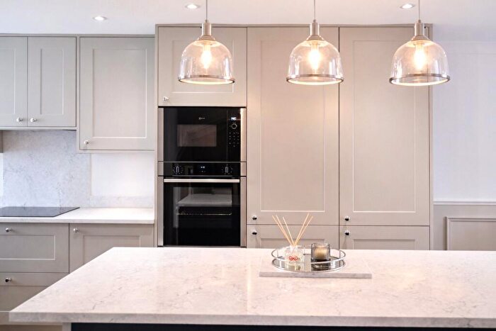 3 Bedroom Terraced House For Sale In Elizabeth Fry Place, London, SE18