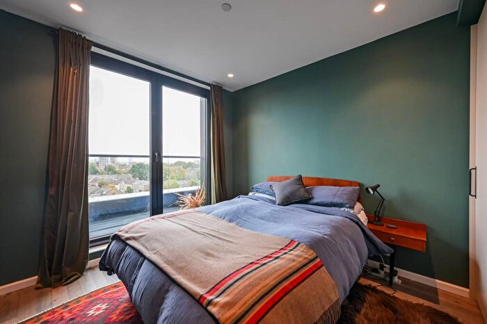 2 Bedroom Flat For Sale In Lawrence Road, London, , Harringay, London, N15