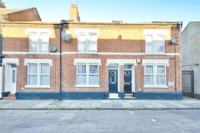 3 Bedroom Terraced House For Sale In Hood Street, Northamptonshire, NN1