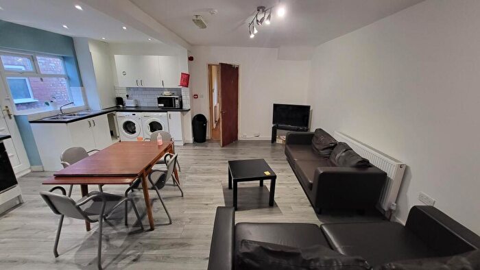 7 Bedroom Semi-Detached House To Rent In Derby Road, Manchester, M14