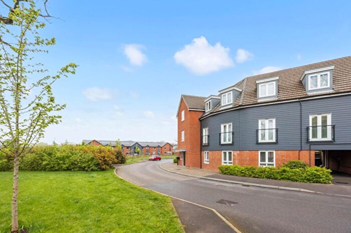 1 Bedroom Flat For Sale In Goldcrest Drive, Sayers Common, BN6