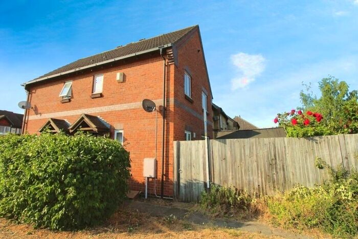 2 Bedroom End Of Terrace House To Rent In Clover Avenue, Bedford, Bedfordshire, MK41