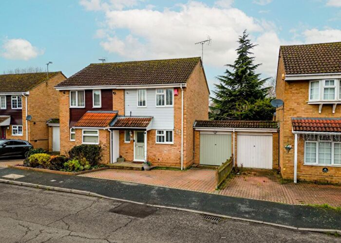 2 Bedroom Semi Detached House For Sale In Gogh Road, Aylesbury, HP19