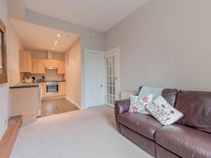 2 Bedroom Flat To Rent In Iona Street, Leith, Edinburgh, EH6