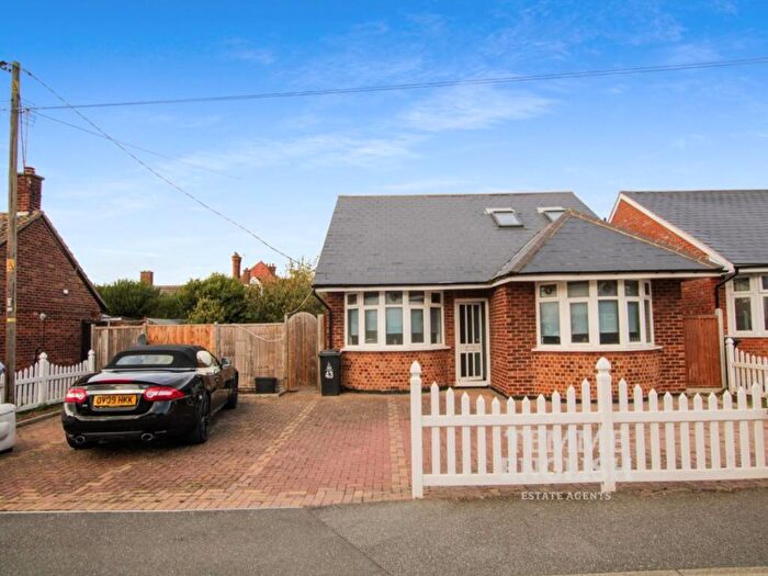 4 Bedroom Detached Bungalow For Sale In Alamein Road, Burnham-On-Crouch, CM0