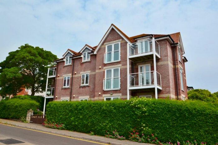 2 Bedroom Flat To Rent In Swanage, BH19