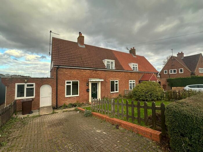 2 Bedroom Property For Sale In Levetts Lane, Bodiam, Robertsbridge, East Sussex, TN32