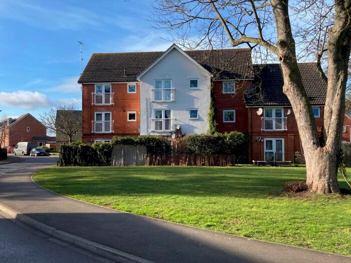 2 Bedroom Flat To Rent In Yeoman Drive, Staines, TW19