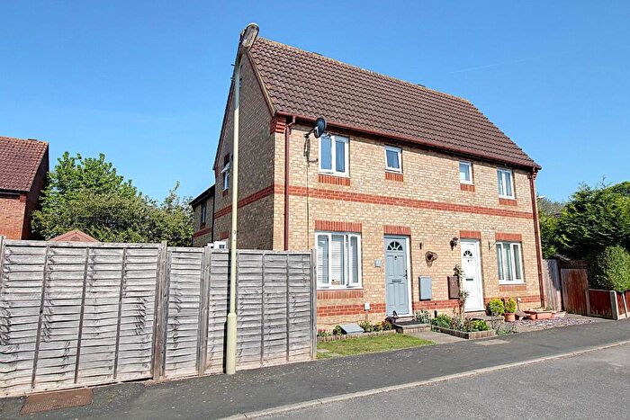 1 Bedroom Cluster House For Sale In Hop Garden Road, Hook, Hampshire, RG27