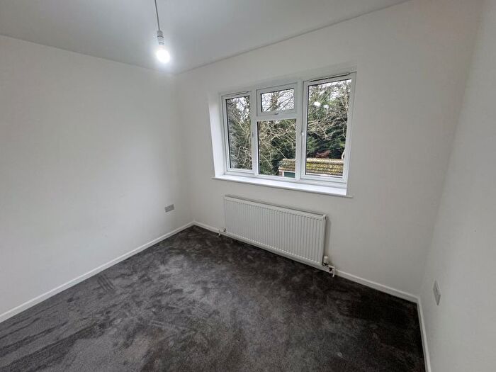 2 Bedroom Flat For Sale In Chestnut Close, West Drayton, UB7