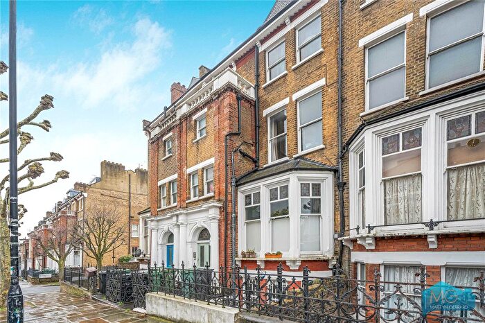 2 Bedroom Flat For Sale In Lady Margaret Road, London, NW5