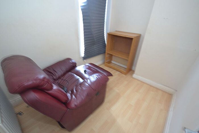 3 Bedroom Terraced House For Sale In Buckingham Street, Hull, HU8