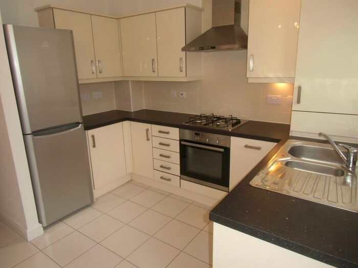 3 Bedroom Town House To Rent In Abbey Park Road, Leicester, LE4
