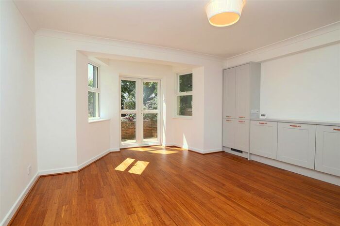 1 Bedroom Flat To Rent In Edward Road, St. Leonards-On-Sea, TN37