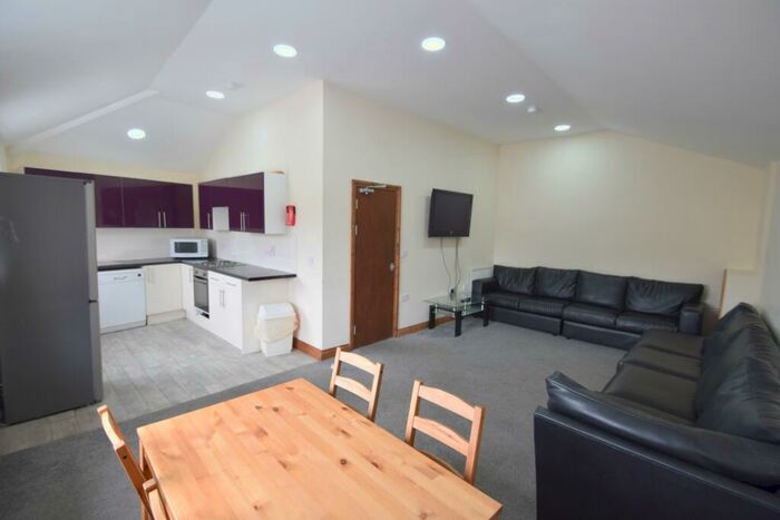 8 Bedroom Flat To Rent In Wyeverne Road, Cathays, CF24