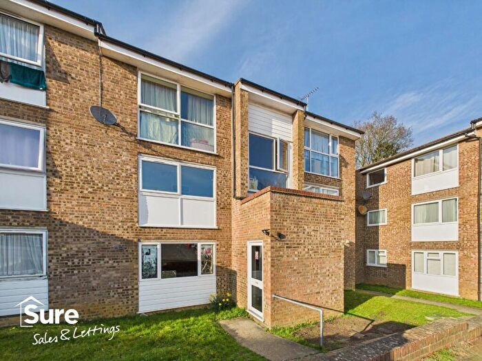 1 Bedroom Apartment To Rent In Ashby Court, Hemel Hempstead, Hertfordshire, HP2