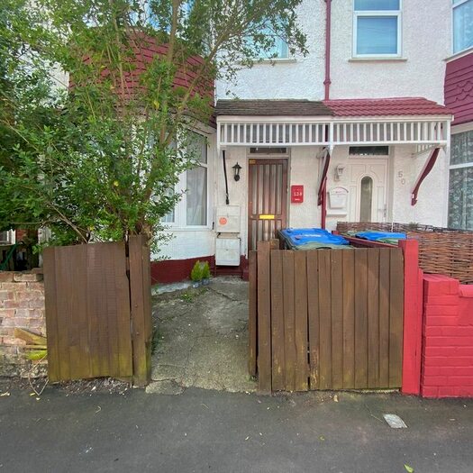 1 Bedroom Maisonette To Rent In Maybank Avenue, Wembley, HA0