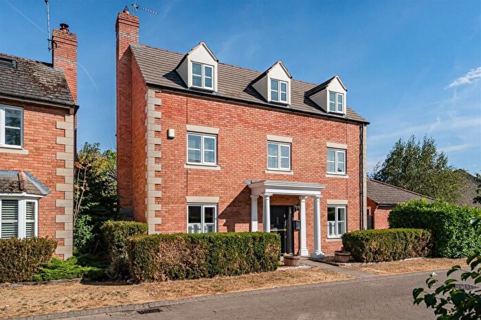 5 Bedroom House For Sale In The Buntings, Bicester, OX26