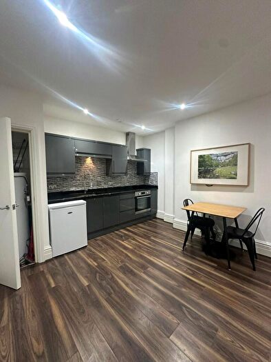 1 Bedroom Flat To Rent In Pearl Chambers, East Parade Street, LS1
