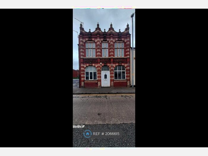 3 Bedroom Flat To Rent In Newmarket House, Dukinfield, SK16