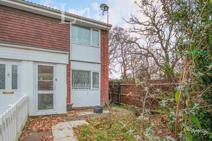 2 Bedroom End Of Terrace House To Rent In Christchurch, BH23