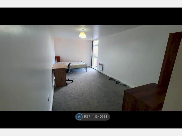 2 Bedroom Flat To Rent In Moss Lane East, Manchester, M14